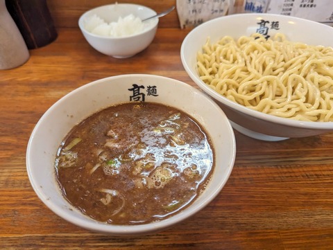 麺髙はし　半肉入りつけそば