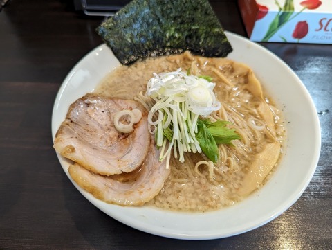 麺処縁　背脂醤油ラーメン