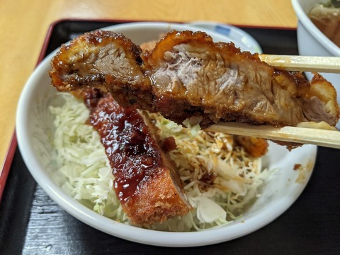 牛乳屋食堂 カツ断面