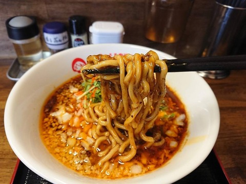 辛っとろ麻婆麺あかずきん 麺