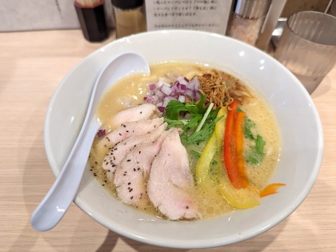 なとり　鶏ベジらぁ麺