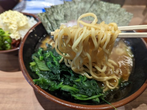 ラーメン武蔵家HANARE　麺