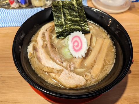 三つ鉢 魚介豚骨らーめん