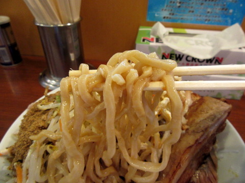 メガガンジャ 麺