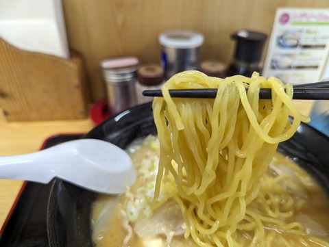 とん汁の店　たちばな　麺