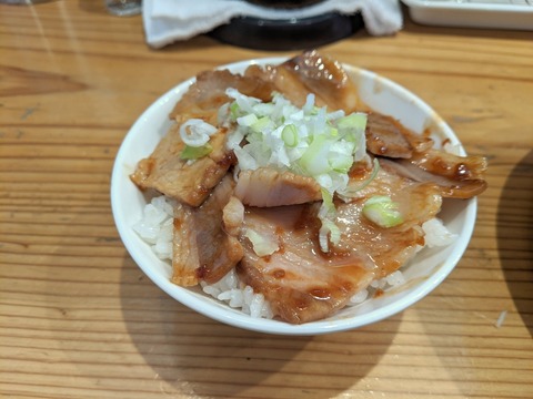 麺屋鈴春　ロース生姜焼丼