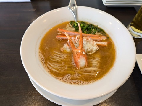 まるはち屋　紅ズワイガニらぁ麺