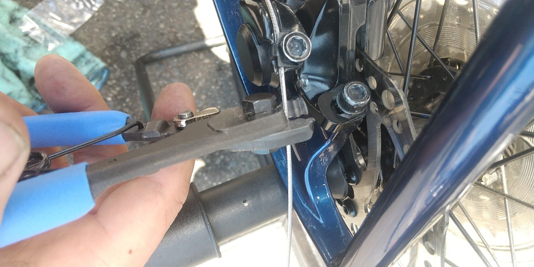 機械式ディスクブレーキのインナーワイヤー交換 : だらだらポタリング