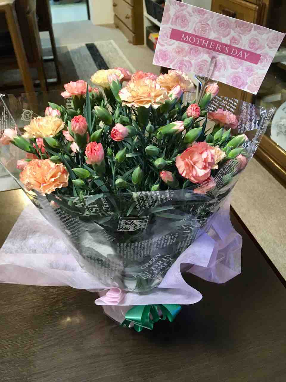 長持ちする花カーネーション お母さんいつもありがとう Tekitopの適当ブログ
