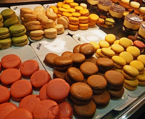 Paris-pastry-Mcdonalds-macaron-550x452