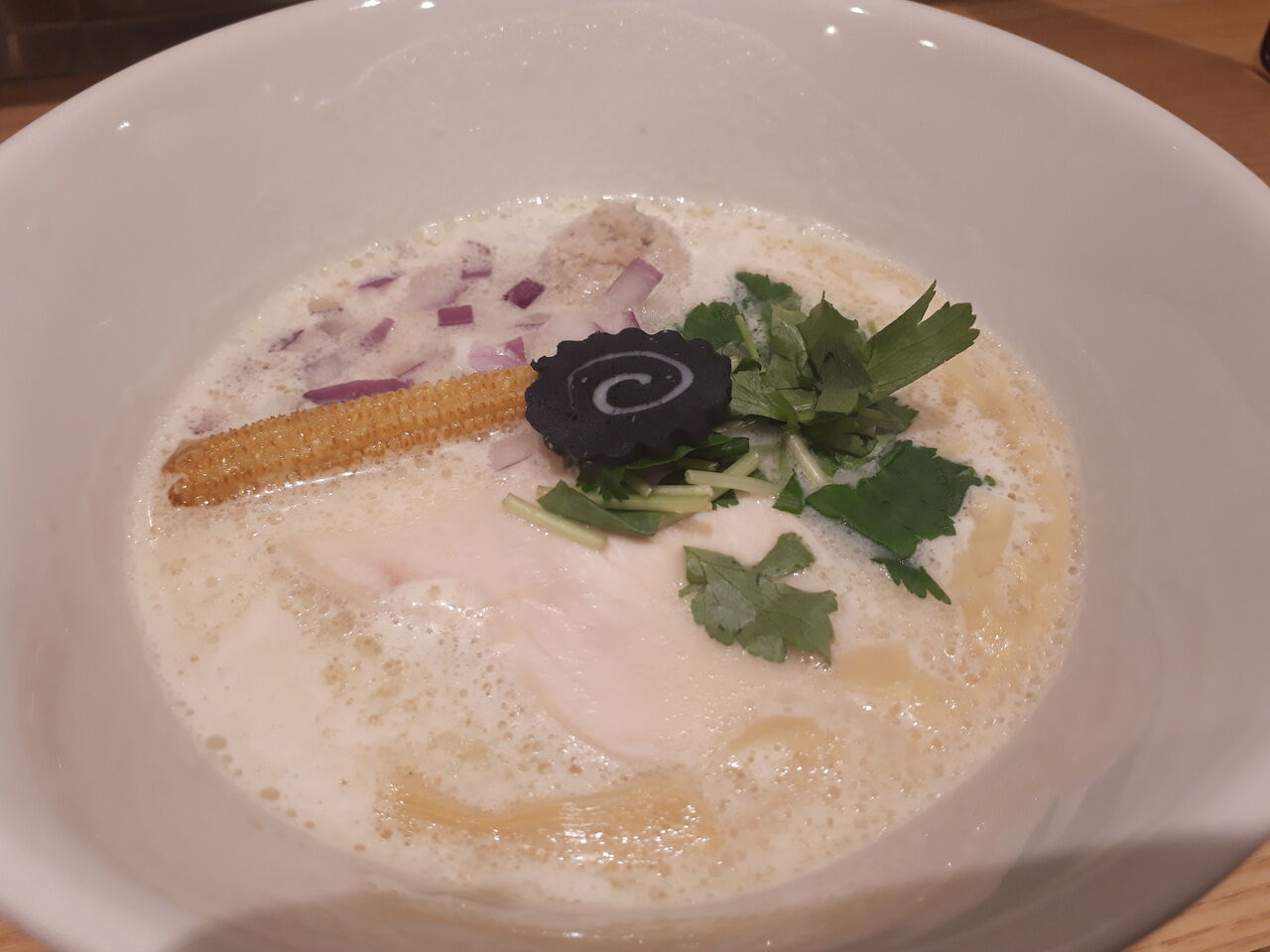 新橋で 濃厚鶏白湯スープの上品なラーメン 鶏そば Paitan Paitan 新橋店 新橋 ラーメン 日々是グルメ 贅沢三昧 理想 な外食記録 新橋で 濃厚鶏白湯スープの上品なラーメン 鶏そば Paitan Paitan 新橋店 新橋 ラーメン 日々是グルメ 贅沢三昧 理想 な外食記録