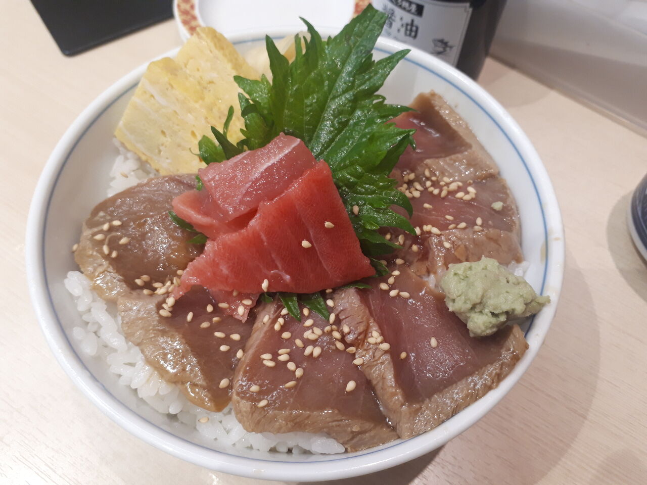立ち食い寿司屋さんでサクッと海鮮丼ランチ 立飲み寿司 三浦三崎港 めぐみ水産 横浜ポルタ店 横浜 寿司 日々是グルメ 贅沢三昧 理想 な外食記録