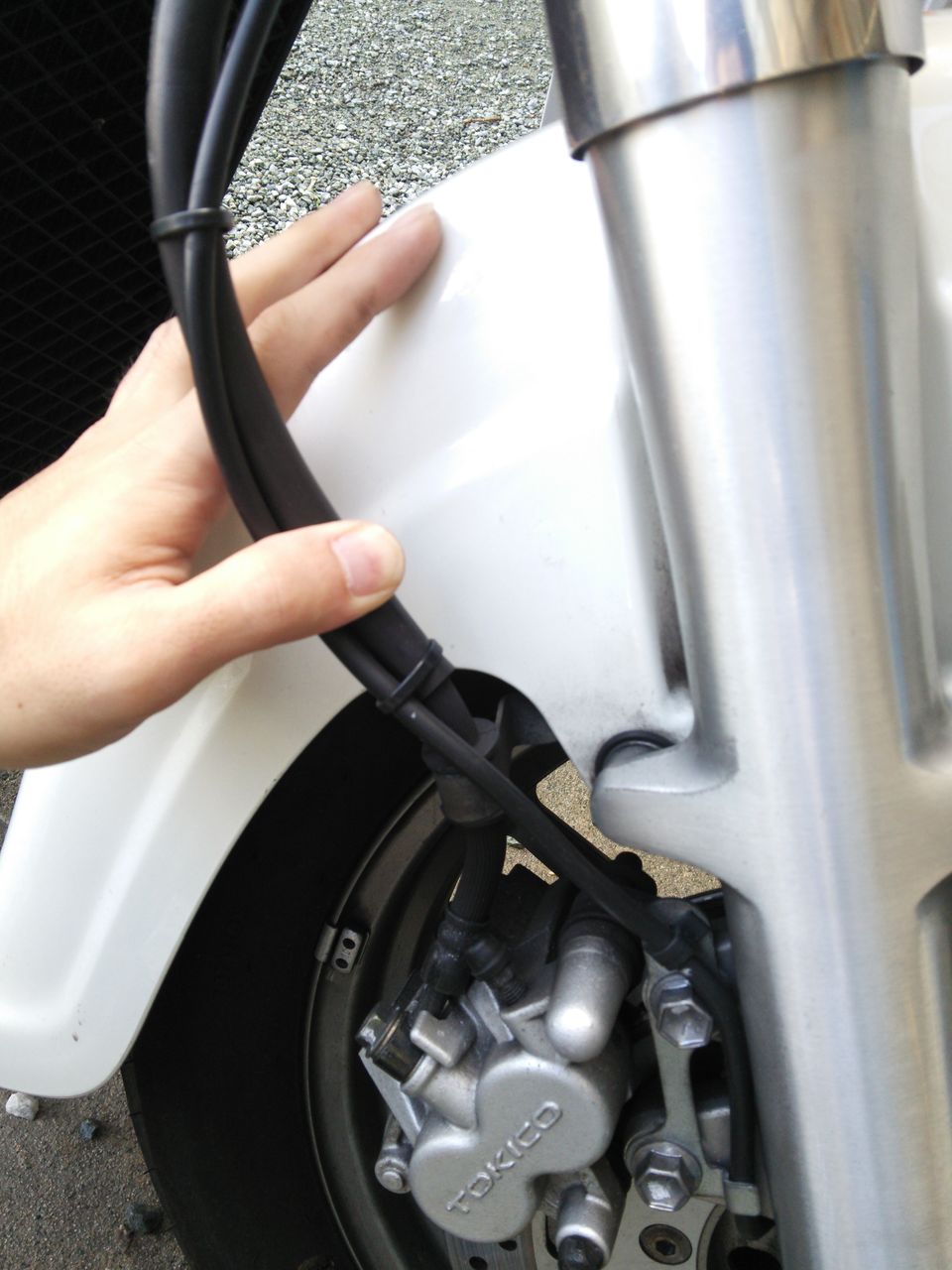 【バイク】フロントフェンダー外してみた【イントルーダークラシック400VK54A】 テクの独り言 【バイク】フロントフェンダー外してみた【イントルーダークラシック400VK54A】 テクの独り言