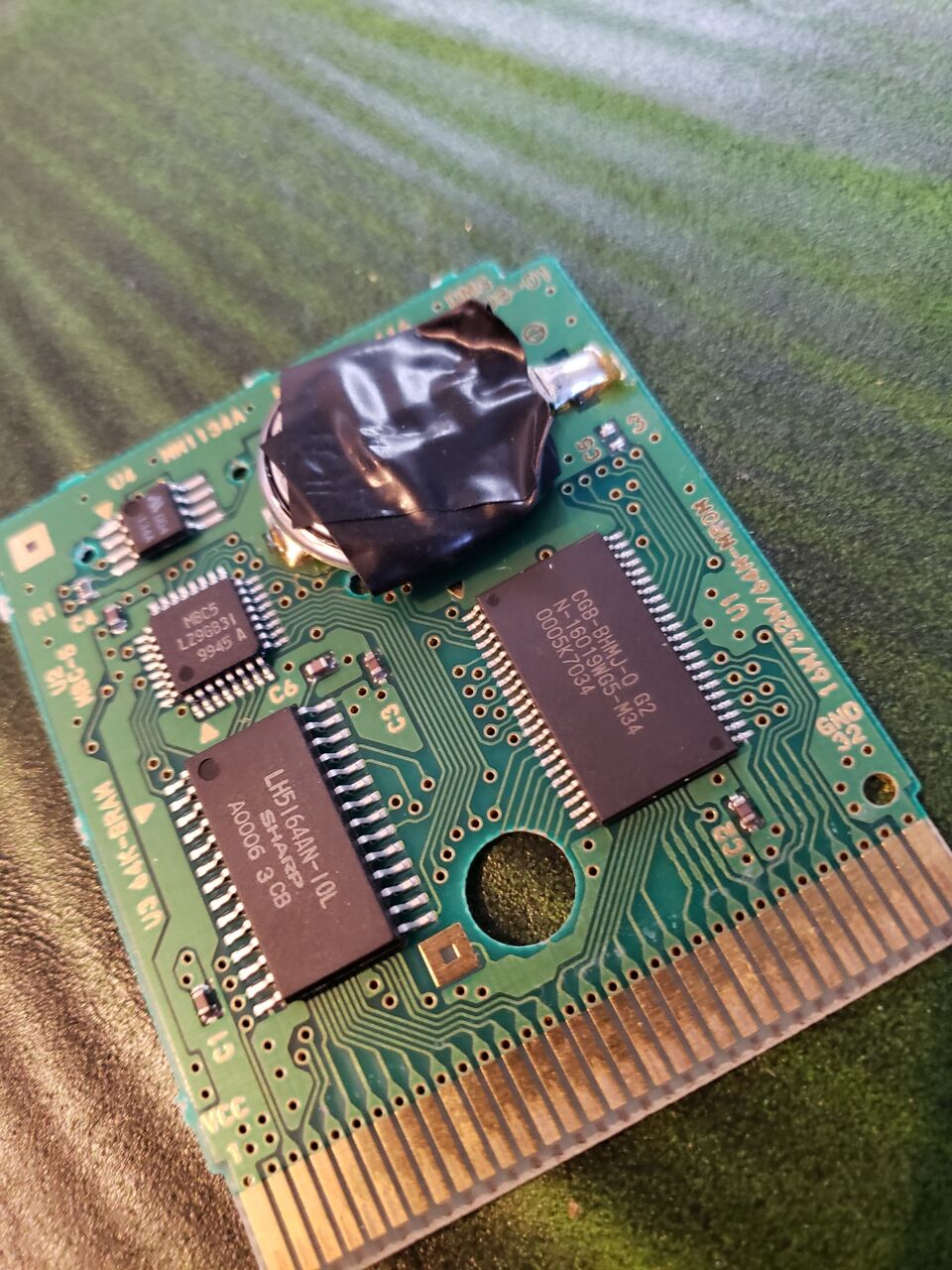 セーブ復活 ゲームボーイソフトのバッテリーバックアップ 自分で電池交換方法 はんだごてもカッターナイフも使わない ゲームとまじめと時々にどね