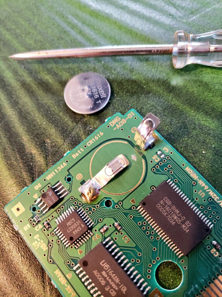 セーブ復活 ゲームボーイソフトのバッテリーバックアップ 自分で電池交換方法 はんだごてもカッターナイフも使わない ゲームとまじめと時々にどね にどねゆうき セーブ復活 ゲームボーイソフトのバッテリーバックアップ 自分で電池交換方法 はんだごてもカッターナイフも使わない ゲームとまじめと時々にどね にどねゆうき