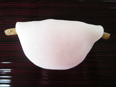 お正月の和菓子と言えばこれ 古来から伝わる菱葩餅 たねやの菱はなびら 社長秘書がすすめる 手土産お菓子