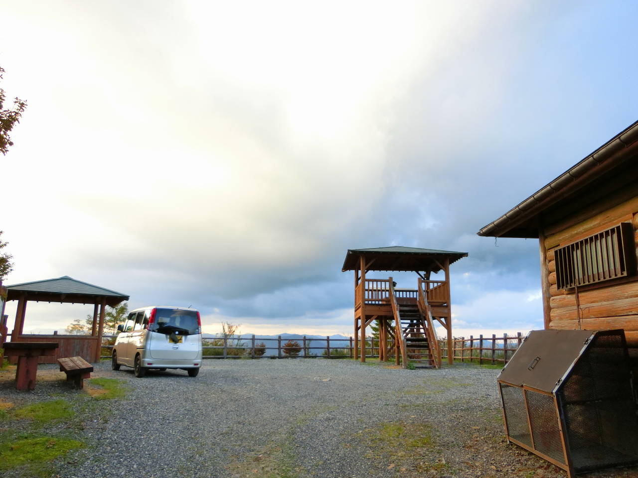 奈良県十津川村 玉置山展望台からの星空 雲海 旅の別世界へようこそ 奈良県十津川村 玉置山展望台からの星空 雲海 旅の別世界へようこそ