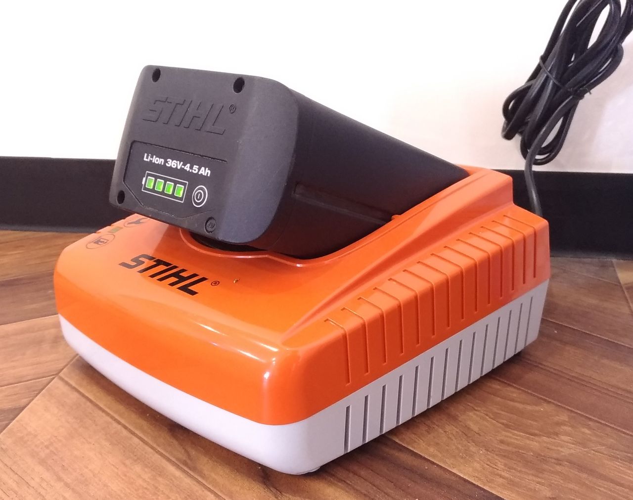 新品未使用☆【STIHL】 最軽量ハンディブロワー BG50 STIHL BG