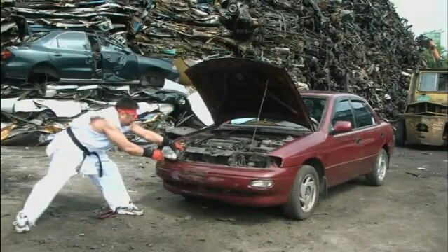ストリートファイターの車壊しを実際にやっている動画wwwwww ガンズ オブ ザ俺様