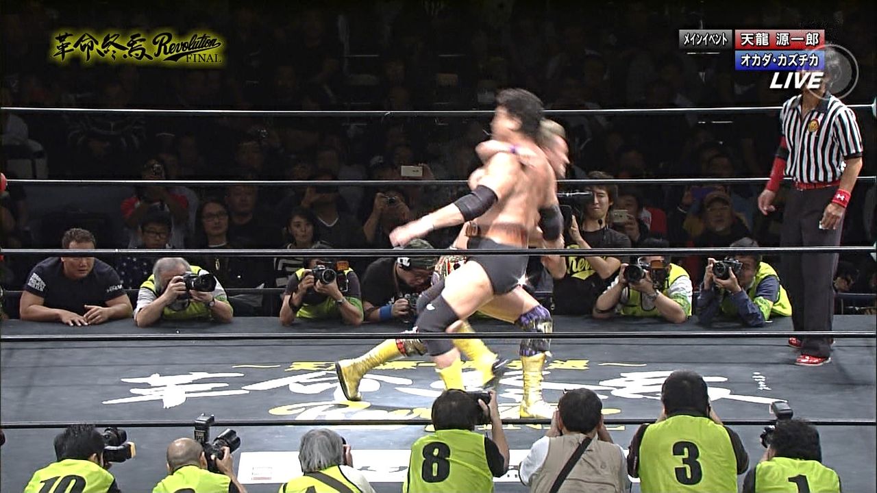 天龍源一郎 11月15日 ついに引退試合 最後の相手 オカダカズチカにフォール負け 盟友 ハンセン テリー ファンクもかけつけた 実況まとめ 楽ッ クル 天龍源一郎 11月15日 ついに引退試合 最後の相手 オカダカズチカにフォール負け 盟友 ハンセン テリー ファンクもかけつけた 実況まとめ 楽ッ クル
