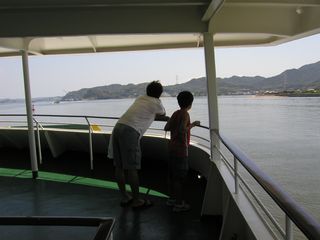 フェリーの中で語る二人