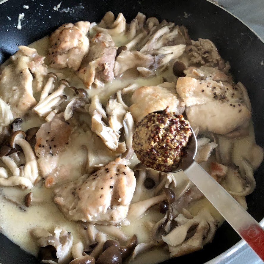 鶏もも肉のたっぷりキノコクリーム煮 と たこたらこピラフ で晩ごはん 井上かなえオフィシャルブログ 母ちゃんちの晩御飯とどたばた日記 Powered By ライブドアブログ