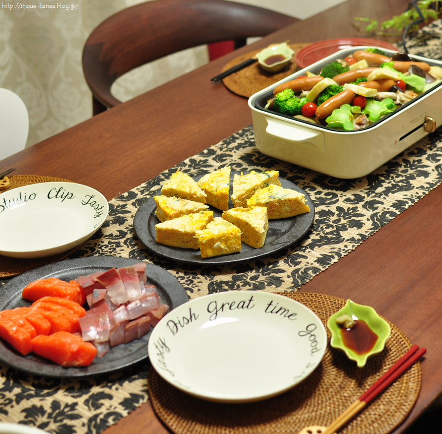 家族が集まったらホットプレートが楽 チキンとお野菜のガリバタぎゅうぎゅう焼き で晩ごはんと読売新聞さんで らくべん を紹介していただきました 井上かなえオフィシャルブログ 母ちゃんちの晩御飯とどたばた日記 Powered By ライブドアブログ