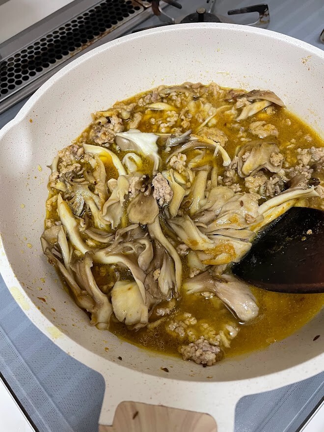 そろそろカレーが食べたくなるタイミング？絶対オススメ！マイタケの10