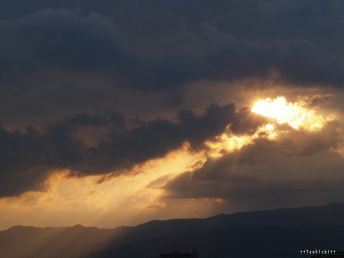 母ちゃんちの晩御飯とどたばた日記-夕景
