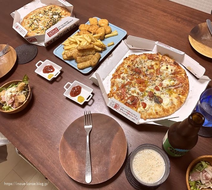 50代夫婦の晩ごはんにたまには宅配ピザも悪くないという話と週末2日分