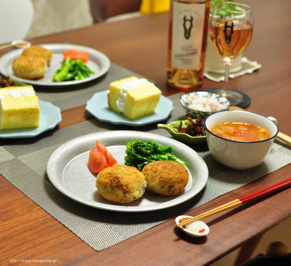 あなたもきっと食べたくなるコロッケ 昔ながらのコロッケ と弁当の日応援プロジェクト 井上かなえオフィシャルブログ 母ちゃんちの晩御飯とどたばた日記 Powered By ライブドアブログ