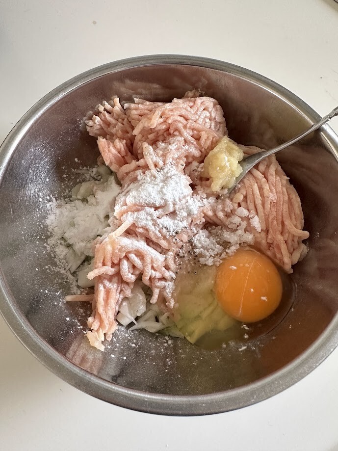 甘辛でジューシー♩【つくねのトマト照り焼き】で晩ごはん : 井上