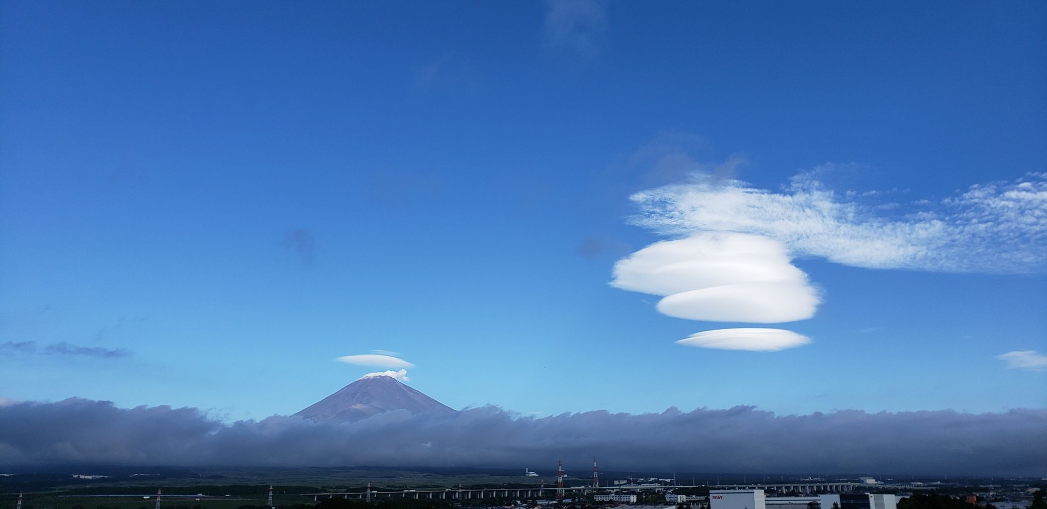 不思議な雲のイリューション 今日の富士山 令和元年9月24日 火 波乗りおやじ 不思議な雲のイリューション 今日の富士山 令和元年9月24日 火 波乗りおやじ