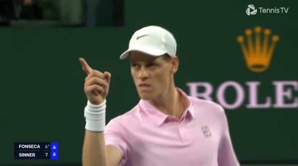 シナーがフォンセカとのタイブレ制しインディアンウェルズベスト8へ！