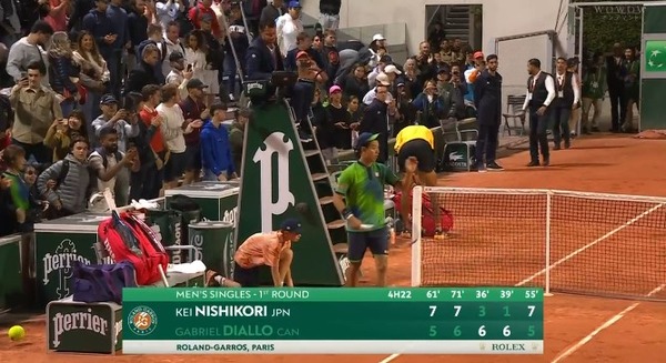 【速報】錦織圭、5セットの死闘制し3年ぶり全仏オープン初戦突破！！！