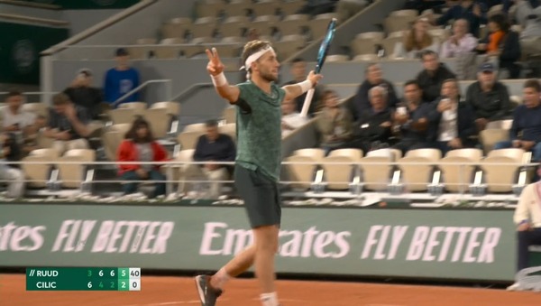 2022y06m04d_184352833