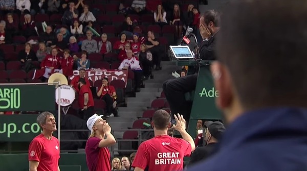 2017y02m06d_232120925