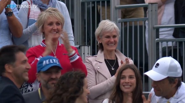 2019y06m25d_004610672