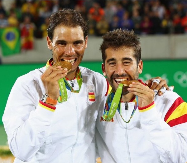 2016y08m14d_060628201