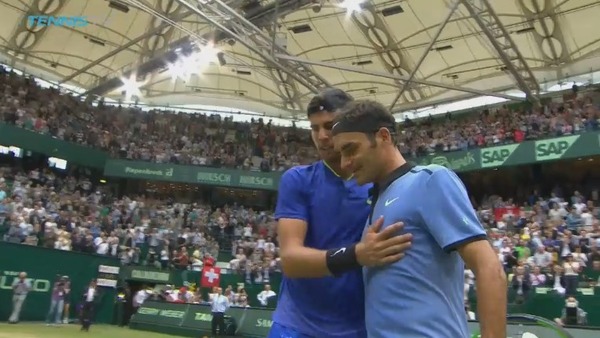 2017y06m25d_192658545