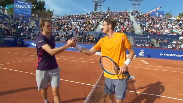 2019y04m24d_023037382