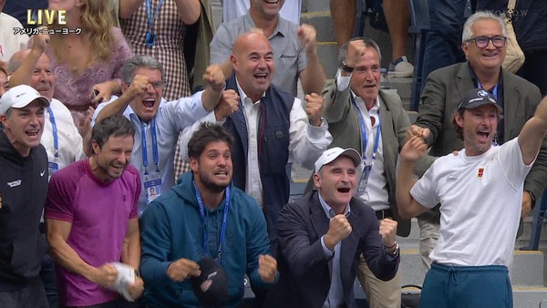 【悲報】アルカラスとフェレーロがコーチ契約解消へ！！