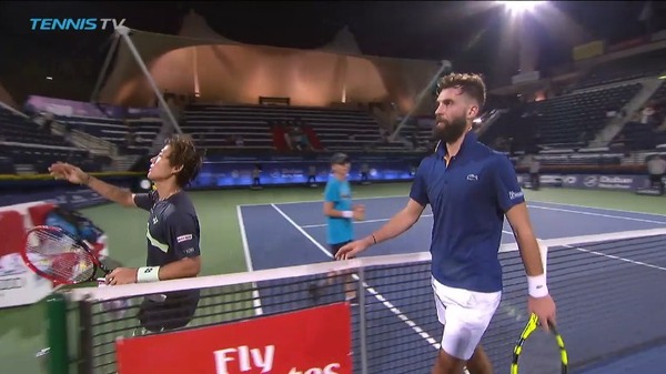 2018y02m27d_235918208