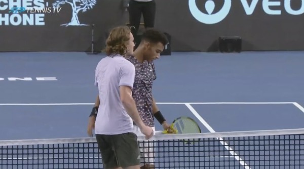 2020y02m23d_233716933