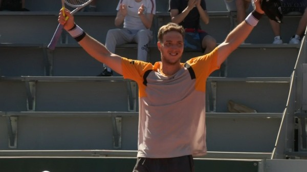 2021y06m01d_234715109