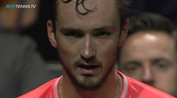 2019y02m17d_011800558