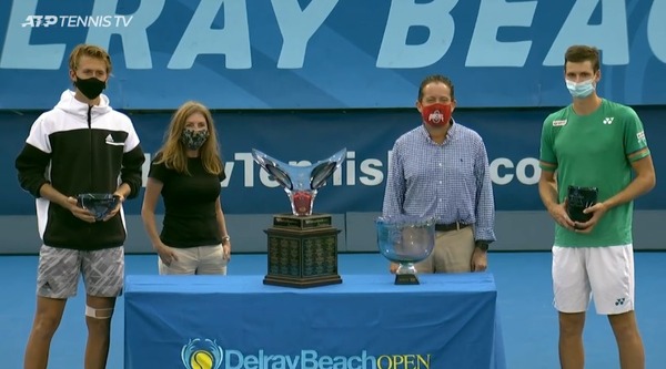 2021y01m16d_162939317