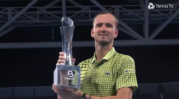 【朗報】メドベージェフ、ナカシマ下しブリスベン優勝！ツアー22勝目！！復活！？