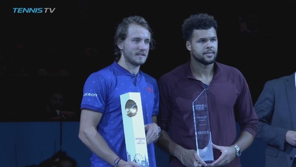 2017y10m31d_084318124