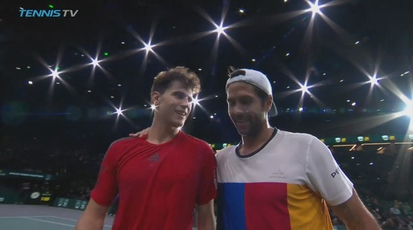 2017y11m03d_194737765